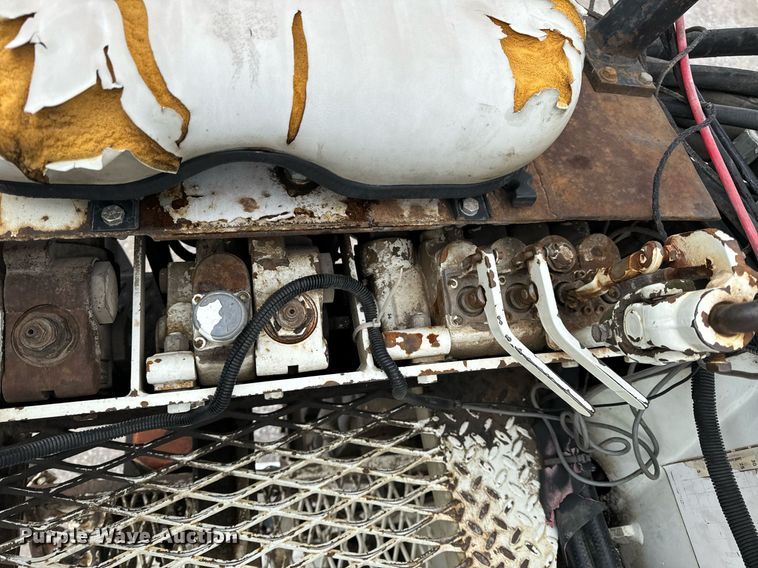 image for item NM9166 2008 International WorkStar 7600  crane truck