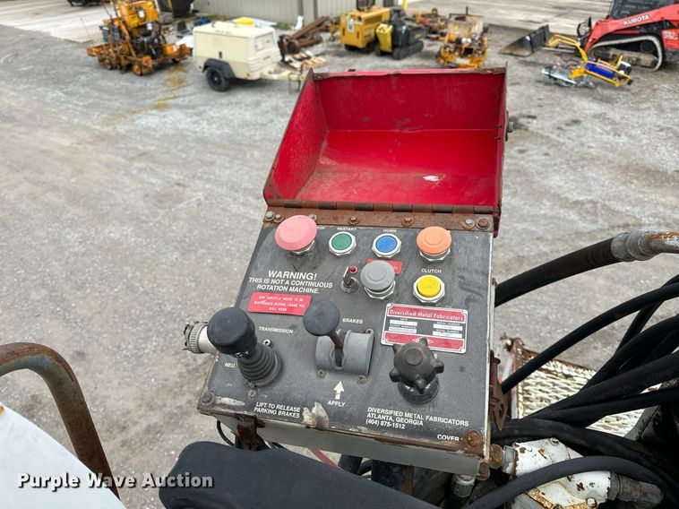 image for item NM9166 2008 International WorkStar 7600  crane truck