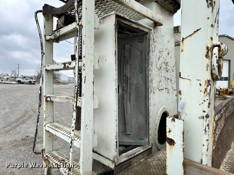 image for item NM9166 2008 International WorkStar 7600  crane truck