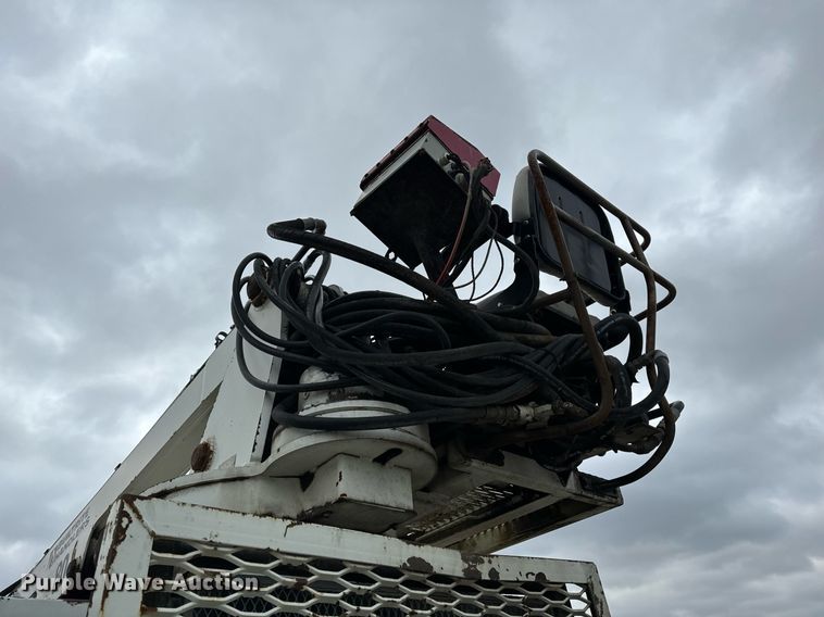 image for item NM9166 2008 International WorkStar 7600  crane truck