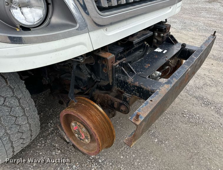 image for item NM9166 2008 International WorkStar 7600  crane truck