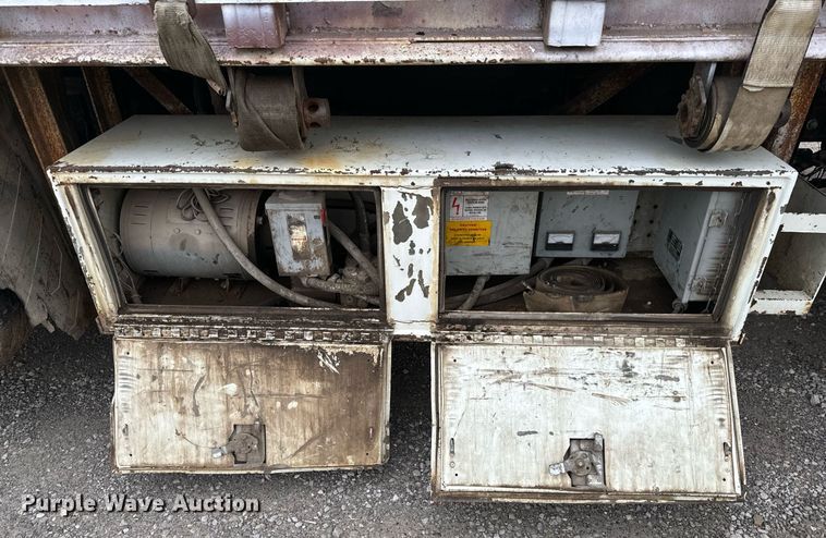 image for item NM9166 2008 International WorkStar 7600  crane truck