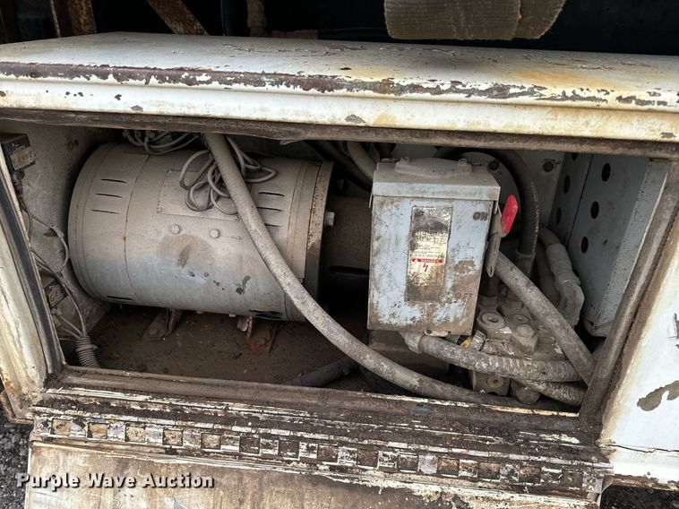 image for item NM9166 2008 International WorkStar 7600  crane truck