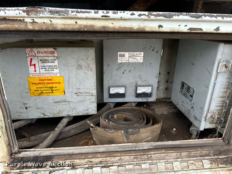 image for item NM9166 2008 International WorkStar 7600  crane truck