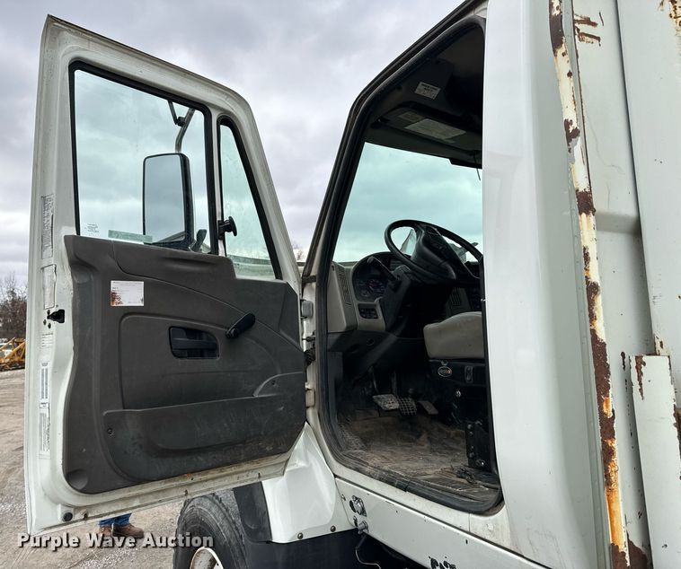 image for item NM9166 2008 International WorkStar 7600  crane truck