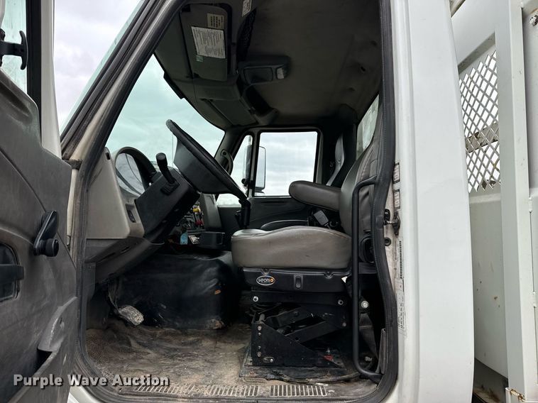 image for item NM9166 2008 International WorkStar 7600  crane truck