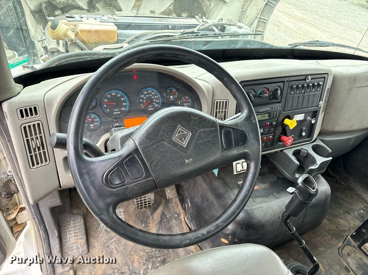 image for item NM9166 2008 International WorkStar 7600  crane truck