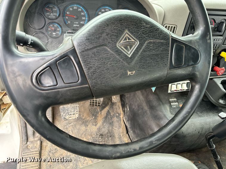 image for item NM9166 2008 International WorkStar 7600  crane truck