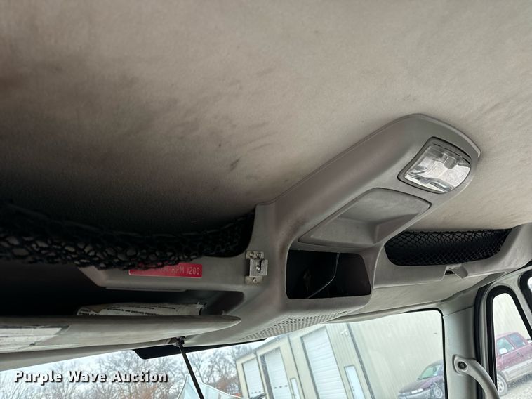 image for item NM9166 2008 International WorkStar 7600  crane truck