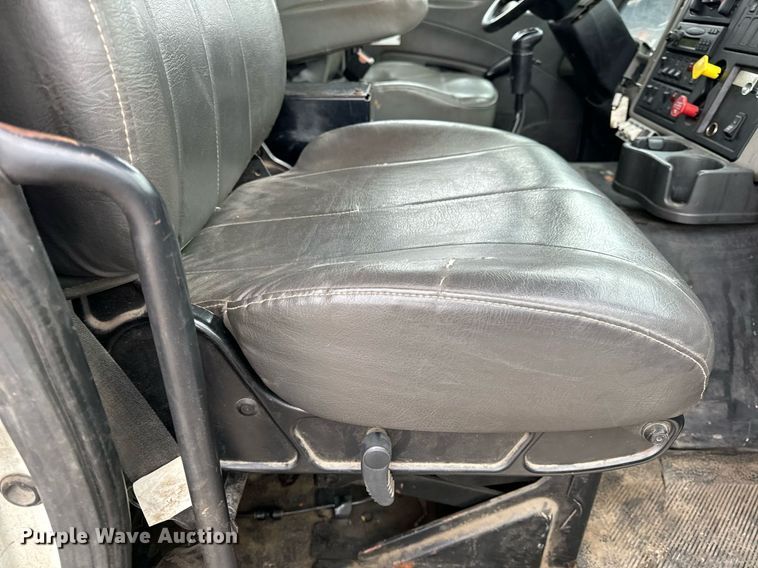 image for item NM9166 2008 International WorkStar 7600  crane truck