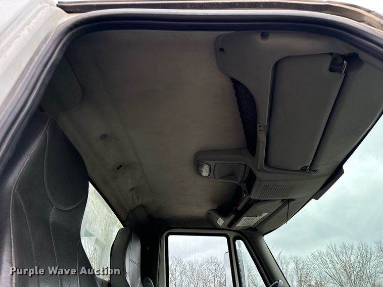 image for item NM9166 2008 International WorkStar 7600  crane truck