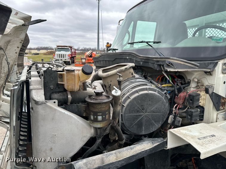 image for item NM9166 2008 International WorkStar 7600  crane truck