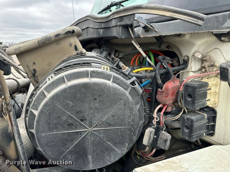 image for item NM9166 2008 International WorkStar 7600  crane truck