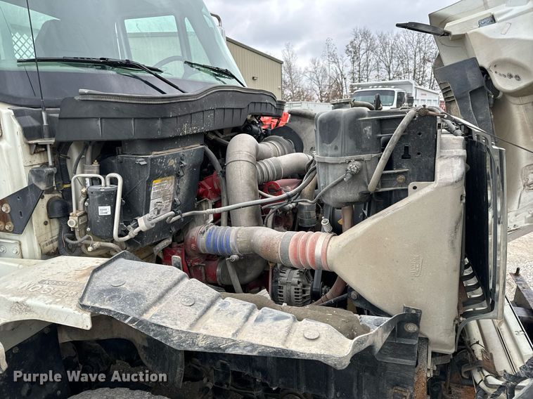 image for item NM9166 2008 International WorkStar 7600  crane truck