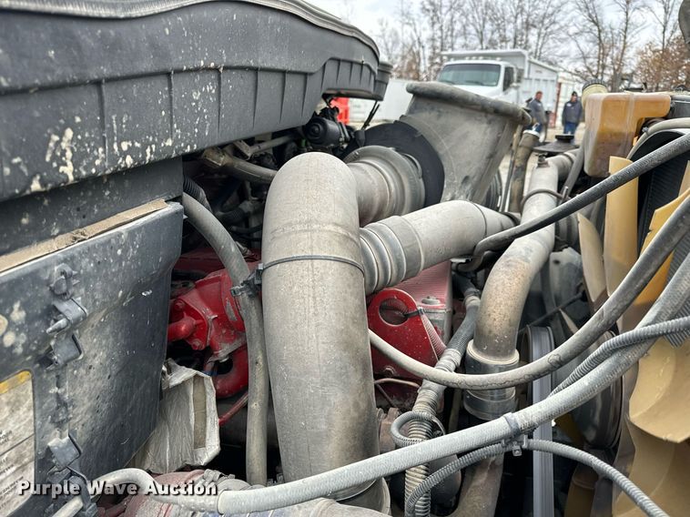 image for item NM9166 2008 International WorkStar 7600  crane truck