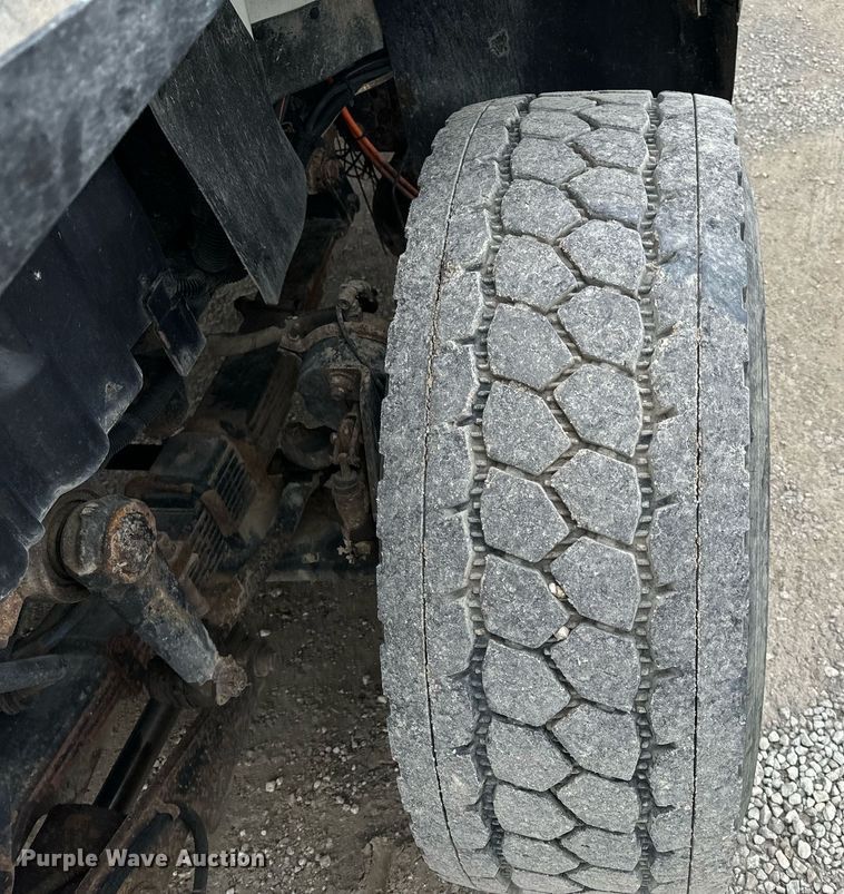 image for item NM9166 2008 International WorkStar 7600  crane truck