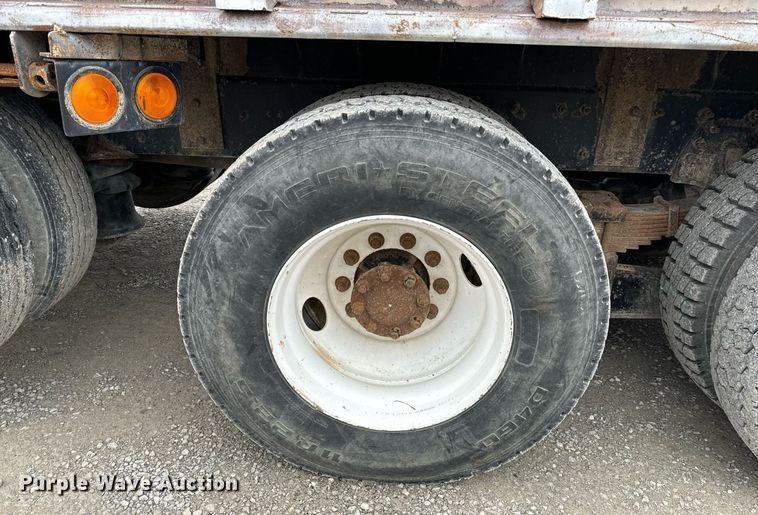 image for item NM9166 2008 International WorkStar 7600  crane truck