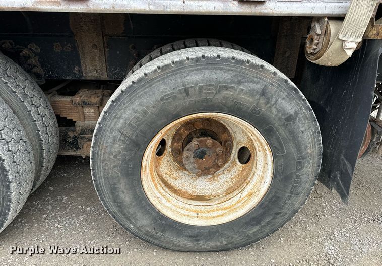 image for item NM9166 2008 International WorkStar 7600  crane truck