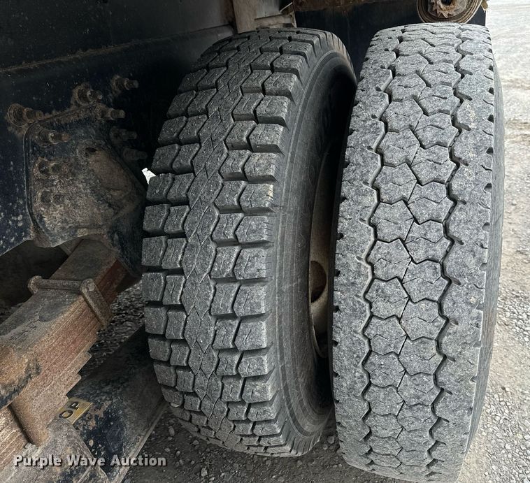 image for item NM9166 2008 International WorkStar 7600  crane truck