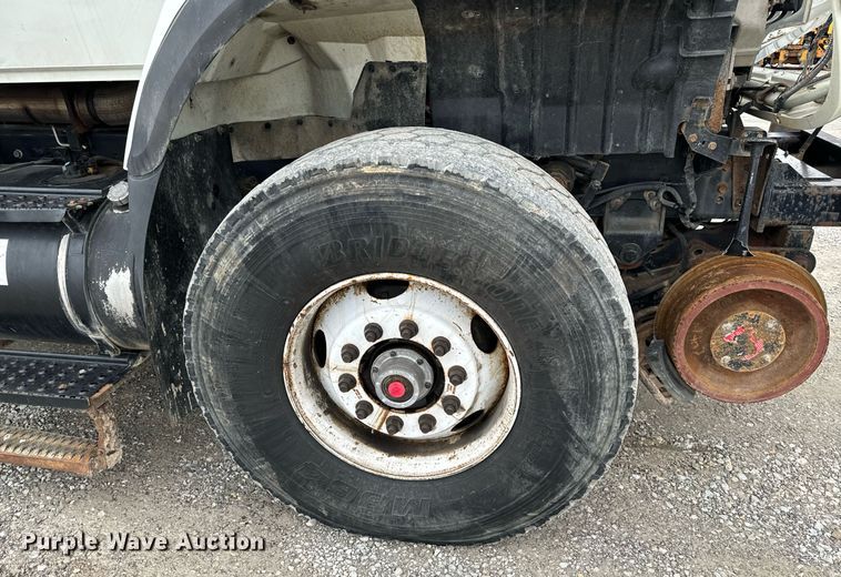 image for item NM9166 2008 International WorkStar 7600  crane truck