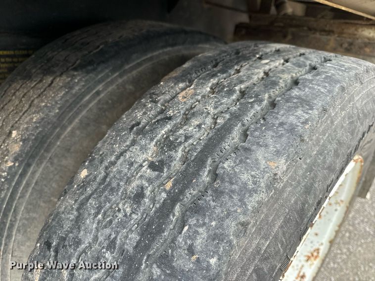 image for item NM9166 2008 International WorkStar 7600  crane truck