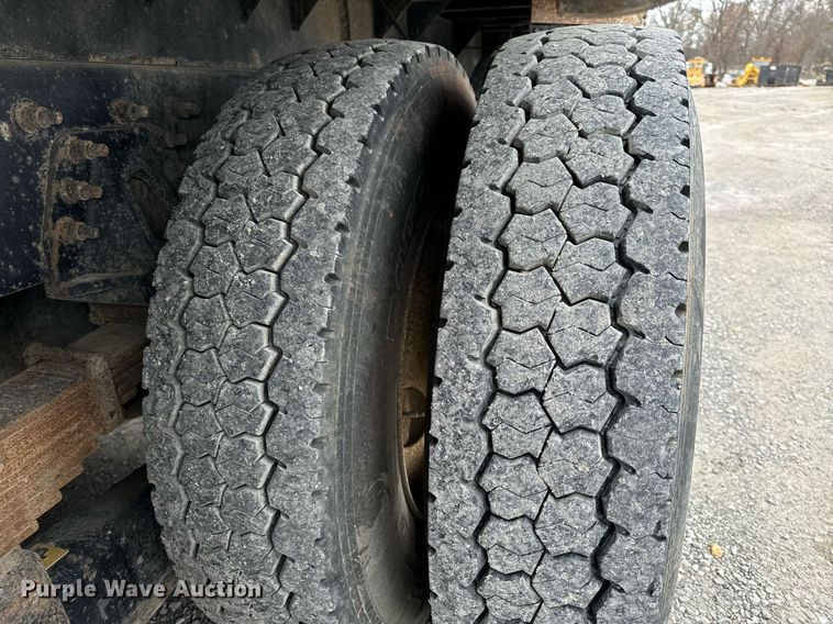 image for item NM9166 2008 International WorkStar 7600  crane truck