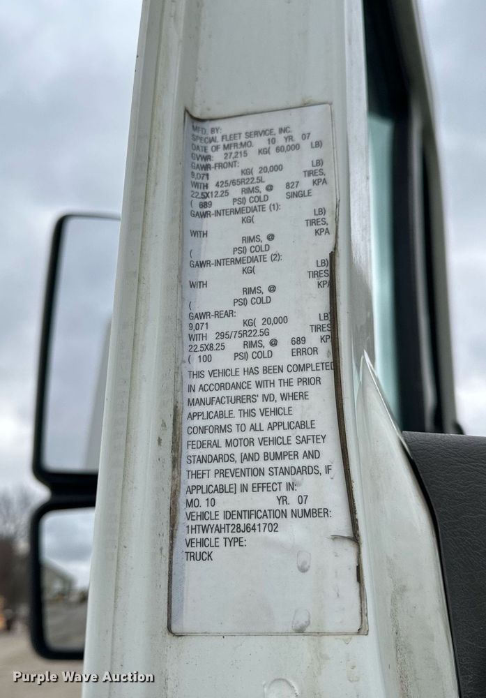 image for item NM9166 2008 International WorkStar 7600  crane truck