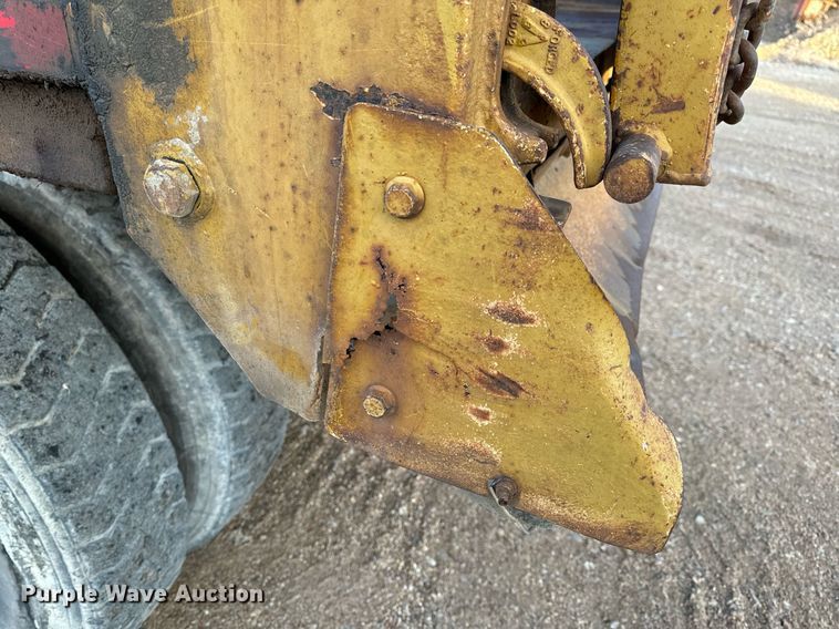 image for item NM9168 2002 International 4900  dump truck