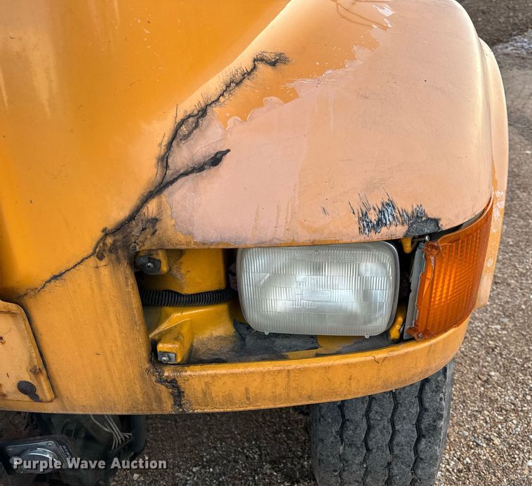 image for item NM9168 2002 International 4900  dump truck