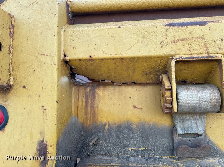 image for item NM9168 2002 International 4900  dump truck