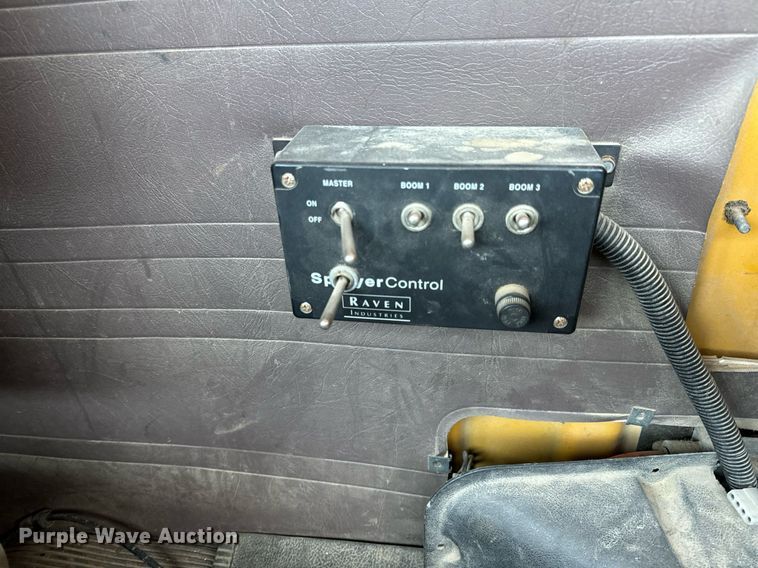 image for item NM9168 2002 International 4900  dump truck