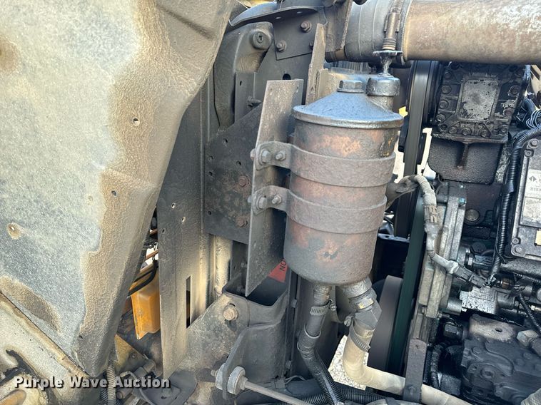 image for item NM9168 2002 International 4900  dump truck