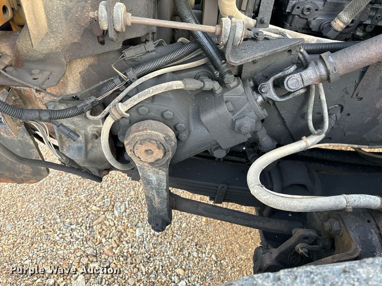 image for item NM9168 2002 International 4900  dump truck