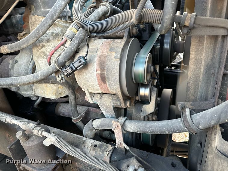 image for item NM9168 2002 International 4900  dump truck