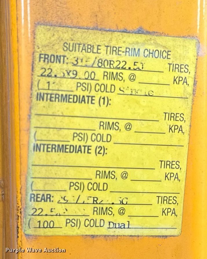 image for item NM9168 2002 International 4900  dump truck