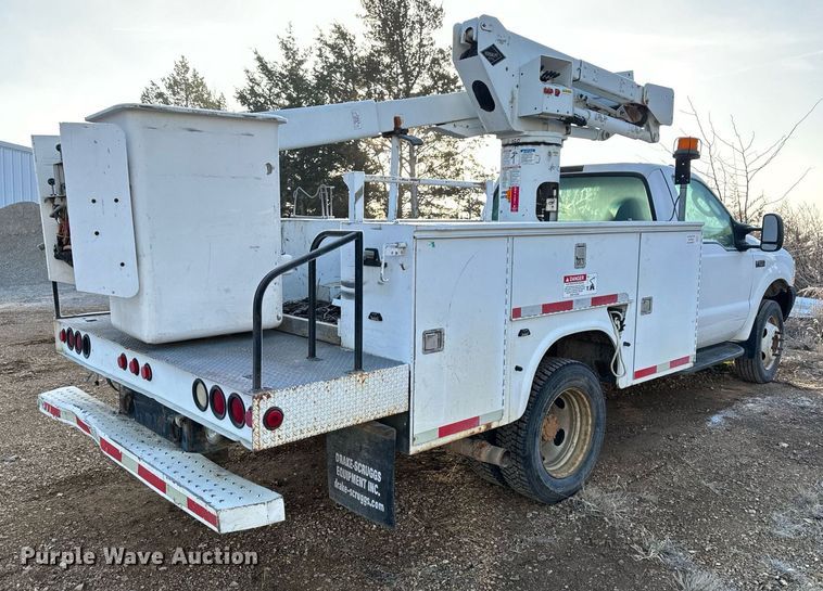 image for item NM9170 2003 Ford F550 Super Duty XL  bucket truck