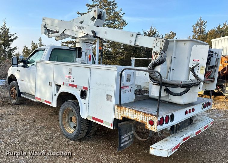 image for item NM9170 2003 Ford F550 Super Duty XL  bucket truck