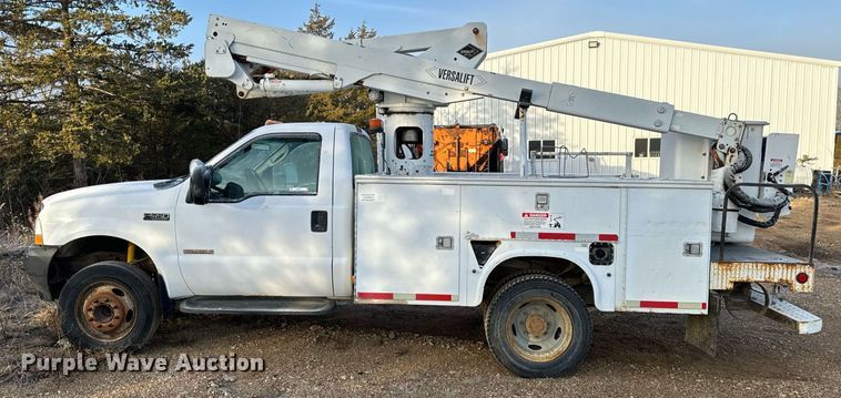 image for item NM9170 2003 Ford F550 Super Duty XL  bucket truck