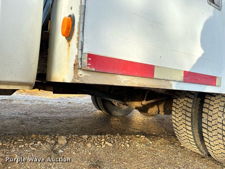 image for item NM9170 2003 Ford F550 Super Duty XL  bucket truck