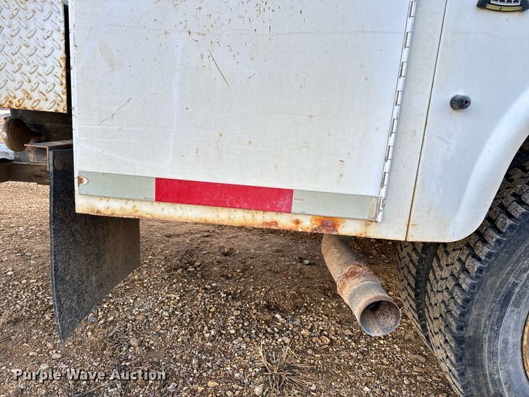 image for item NM9170 2003 Ford F550 Super Duty XL  bucket truck