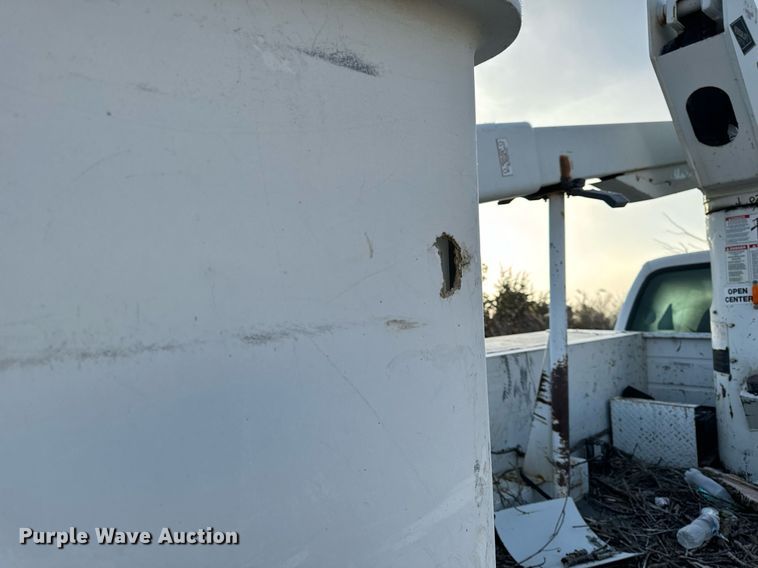 image for item NM9170 2003 Ford F550 Super Duty XL  bucket truck