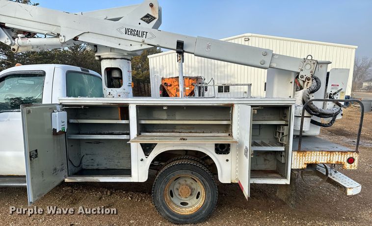 image for item NM9170 2003 Ford F550 Super Duty XL  bucket truck