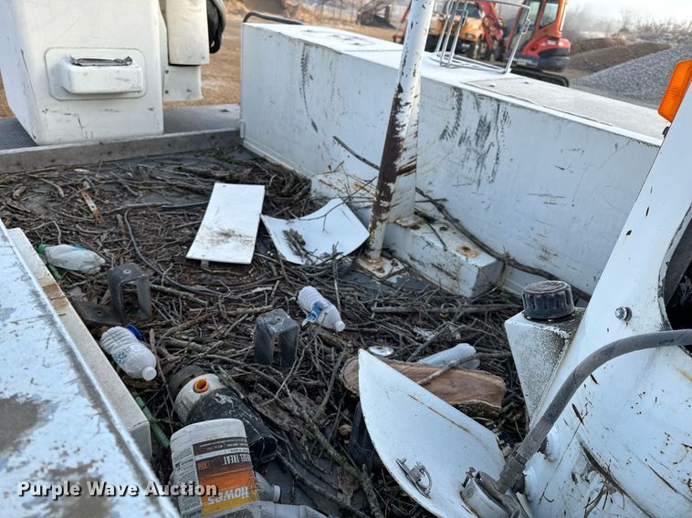 image for item NM9170 2003 Ford F550 Super Duty XL  bucket truck