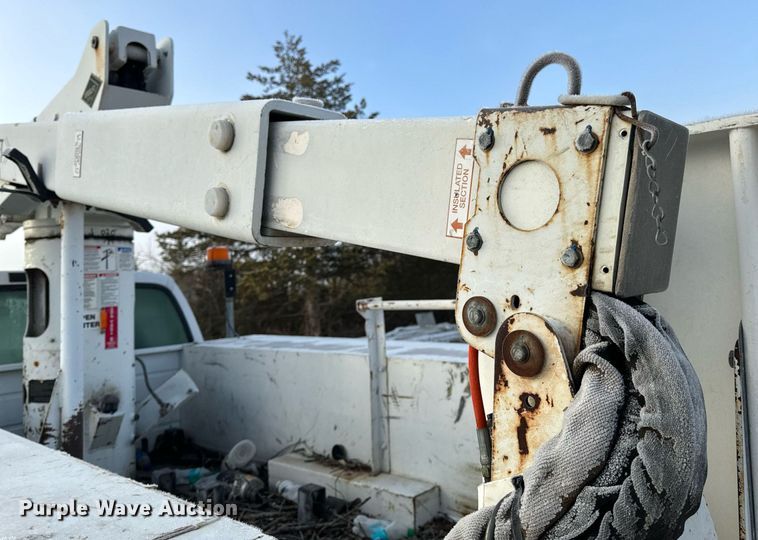 image for item NM9170 2003 Ford F550 Super Duty XL  bucket truck