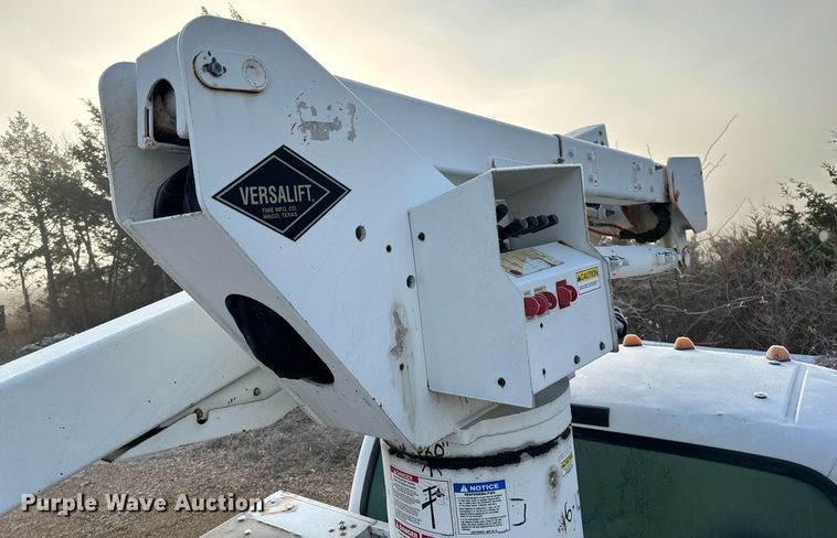 image for item NM9170 2003 Ford F550 Super Duty XL  bucket truck