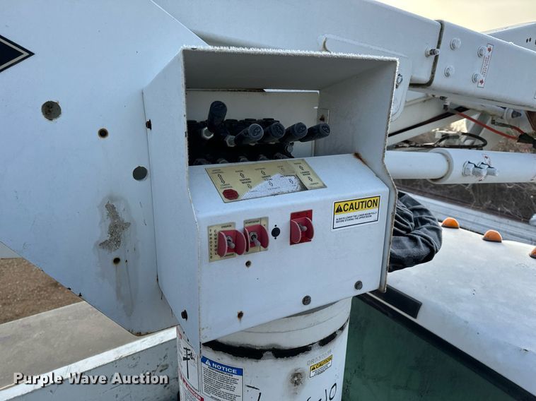 image for item NM9170 2003 Ford F550 Super Duty XL  bucket truck