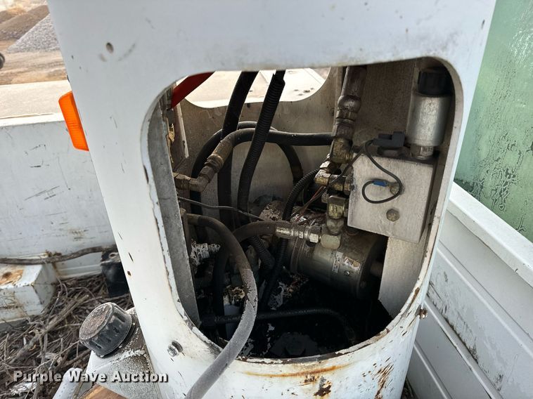 image for item NM9170 2003 Ford F550 Super Duty XL  bucket truck