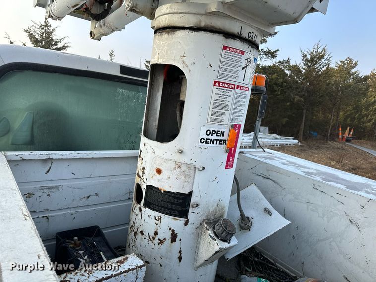 image for item NM9170 2003 Ford F550 Super Duty XL  bucket truck