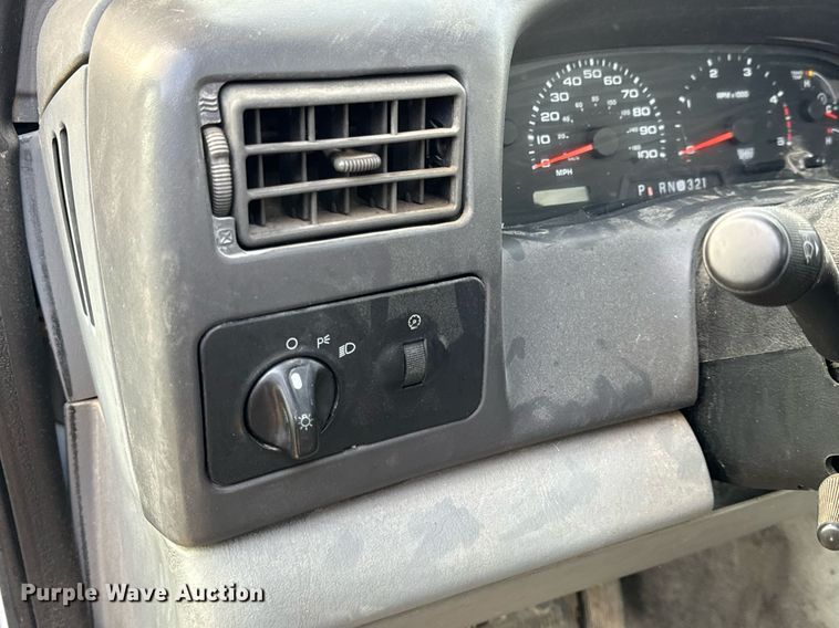 image for item NM9170 2003 Ford F550 Super Duty XL  bucket truck