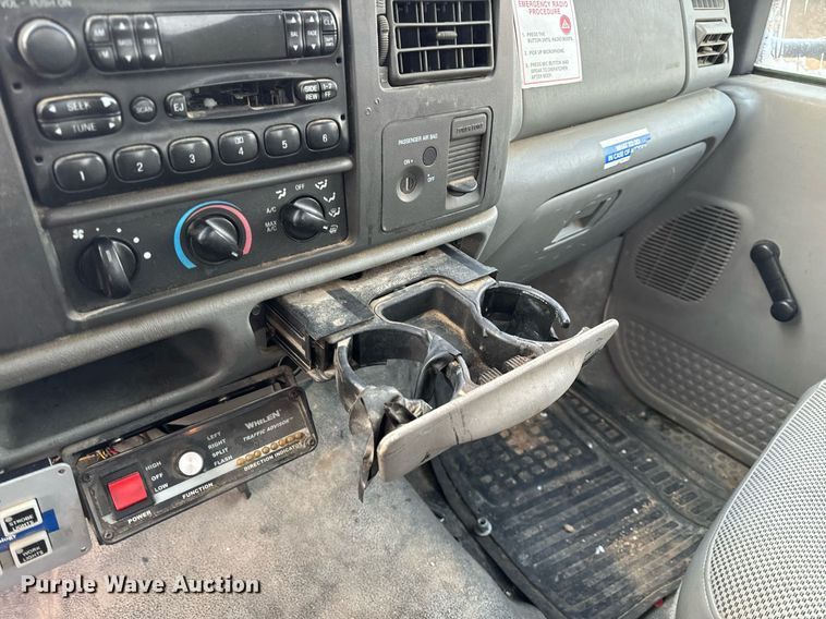 image for item NM9170 2003 Ford F550 Super Duty XL  bucket truck